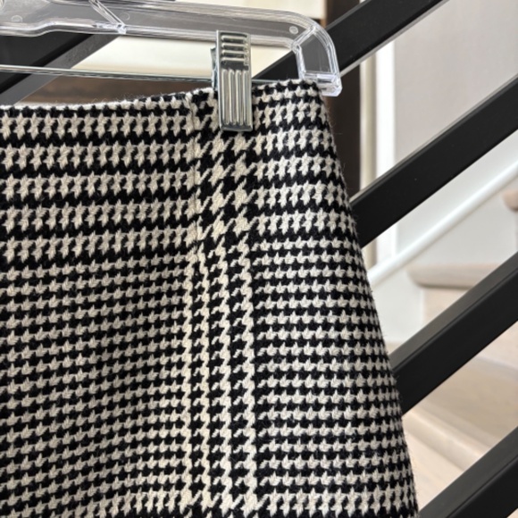 H & M Skirt - Picture 5 of 10